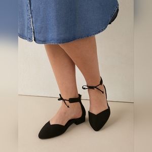 Penningtons Extra Wide Width Lace up Dressy Flats size 7WW NWT